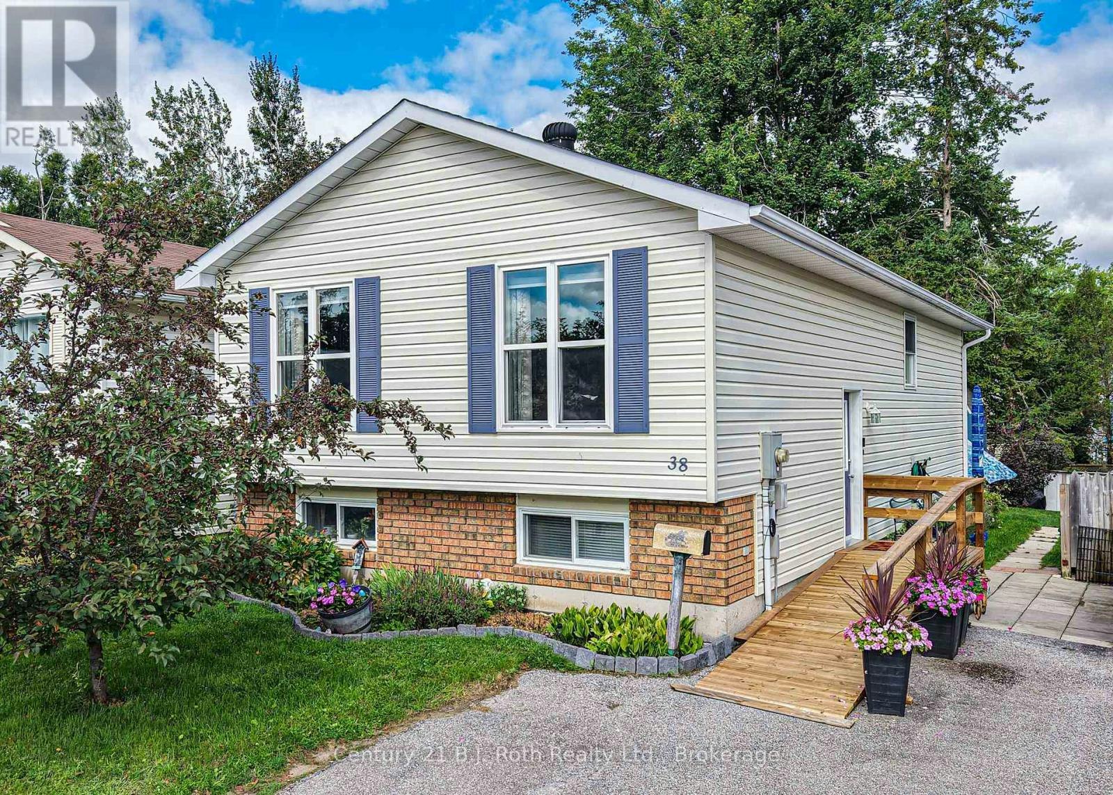 38 Louise Lane, Orillia, ON, L3V 7W1