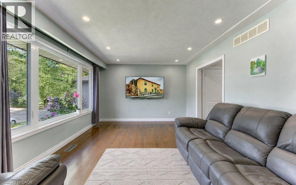 206 Forestwood Drive, Kitchener, ON, N2N 1B9 - 2