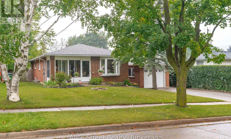 5 Glenbrook Drive