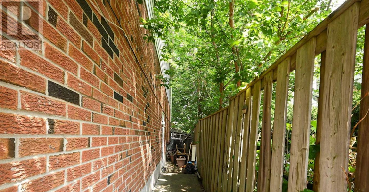 32 Morton Way, Brampton, ON, L6Y 2R7 - 2
