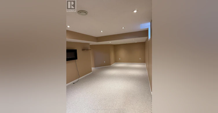 2254 Pathfinder Drive, Burlington, ON, L7L 6L6 - 23