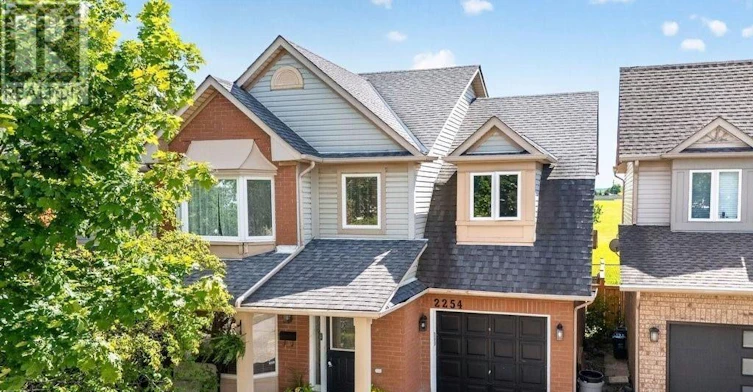 2254 Pathfinder Drive, Burlington, ON, L7L 6L6
