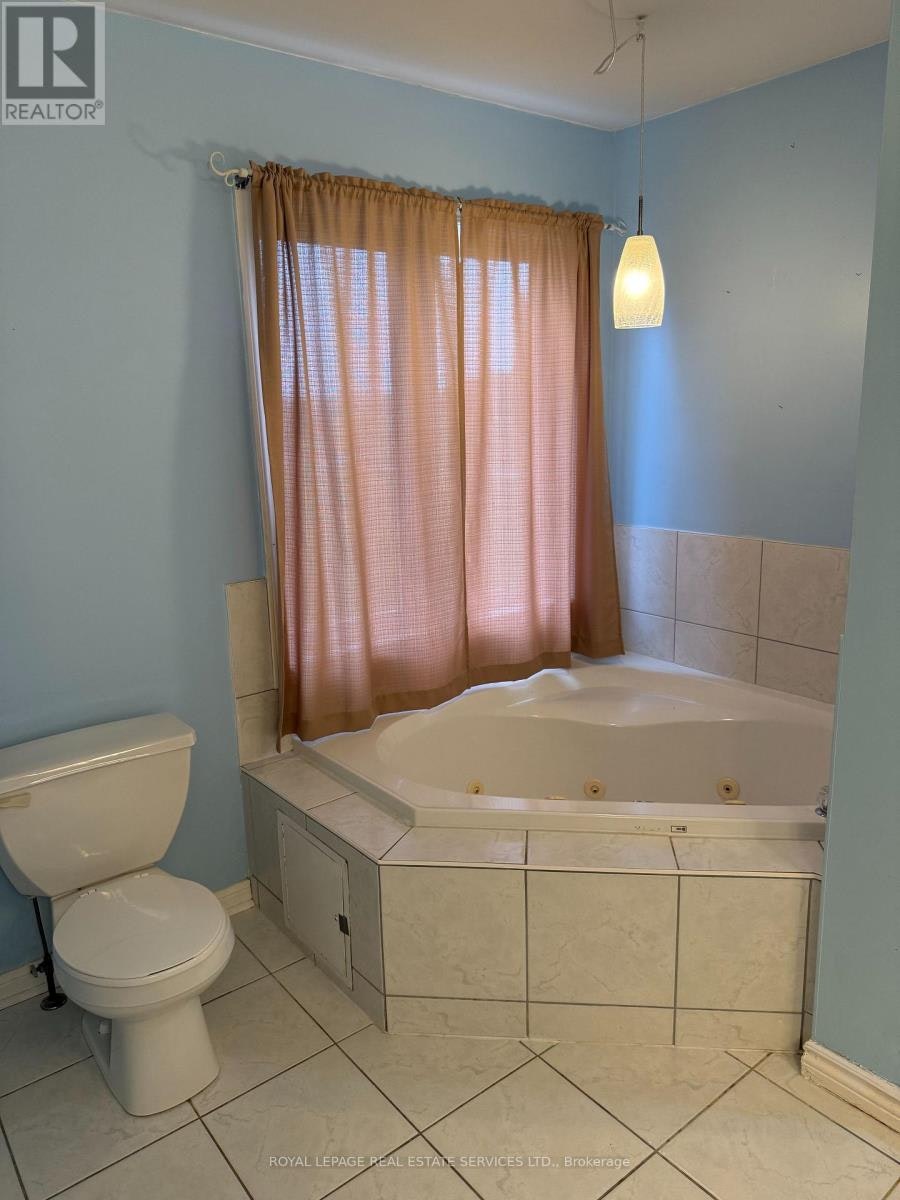2254 Pathfinder Drive, Burlington, ON, L7L 6L6 - 17