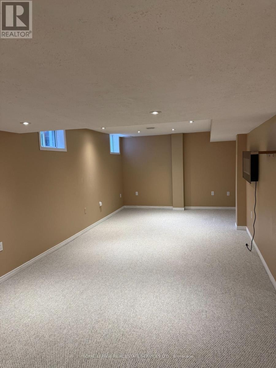 2254 Pathfinder Drive, Burlington, ON, L7L 6L6 - 22
