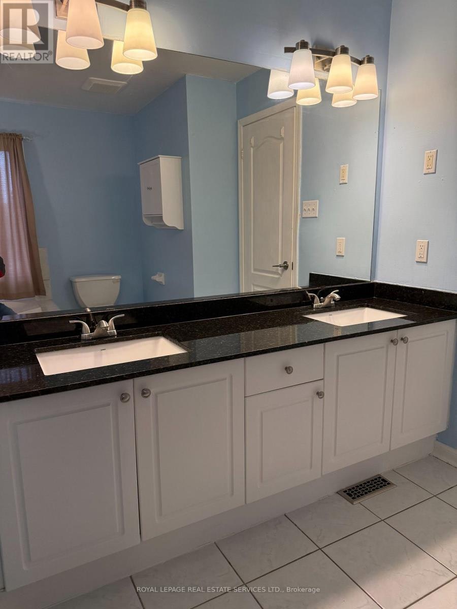 2254 Pathfinder Drive, Burlington, ON, L7L 6L6 - 19