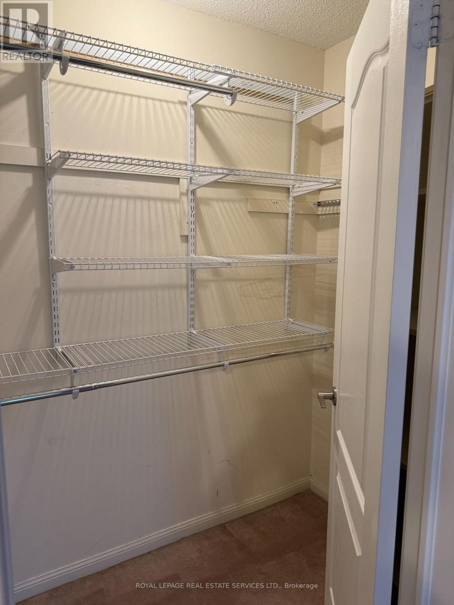 2254 Pathfinder Drive, Burlington, ON, L7L 6L6 - 16