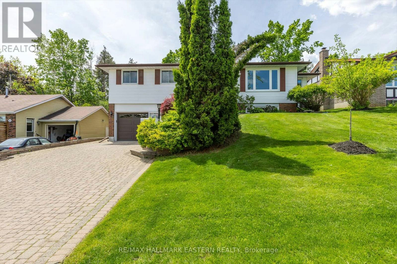 959 Golfview Road, Peterborough, ON, K9J 7W2