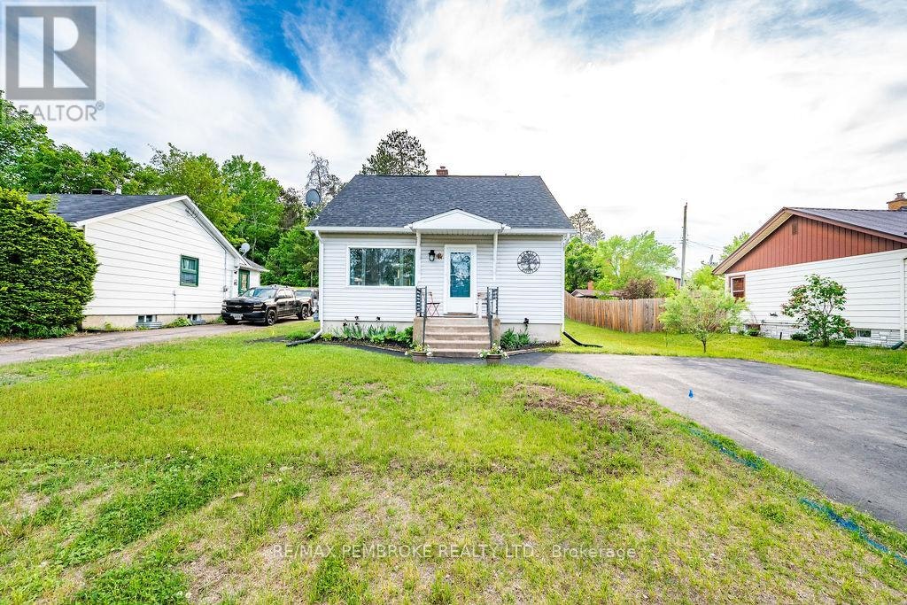 14 Summit Street, Deep River, ON, K0J 1P0