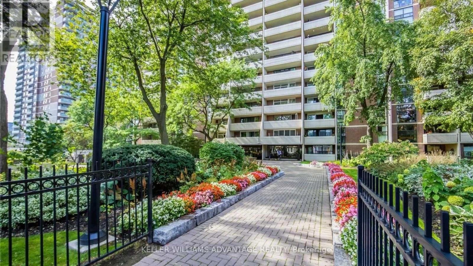 2216-40 Homewood Avenue, Toronto, ON, M4Y 2K2