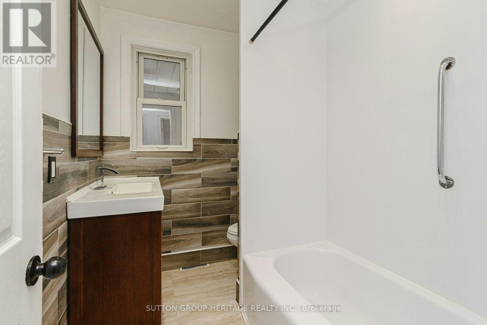 490 Milton Street, Oshawa, ON, L1H 6S5 - 23
