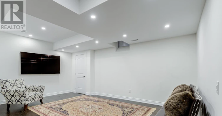 43 Chesney Crescent, Vaughan, ON, L4H 4A5 - 43