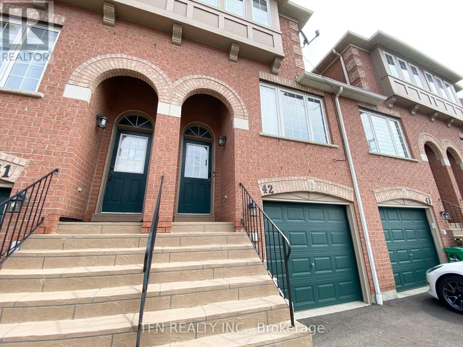 42-3020 Cedarglen Gate, Mississauga, ON, L5C 4S7 - 3