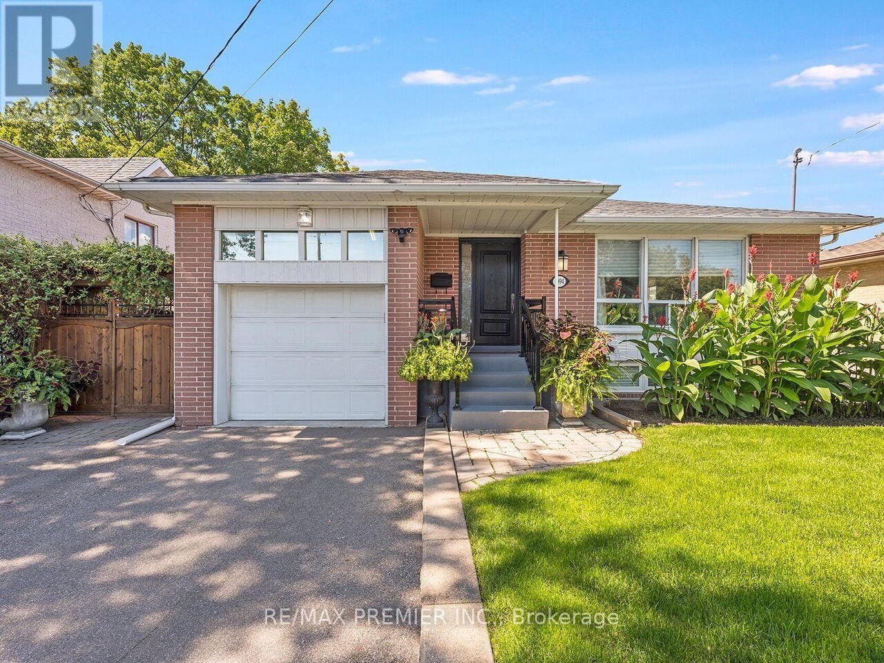 2894 Weston Road, Toronto, ON, M9M 2S5