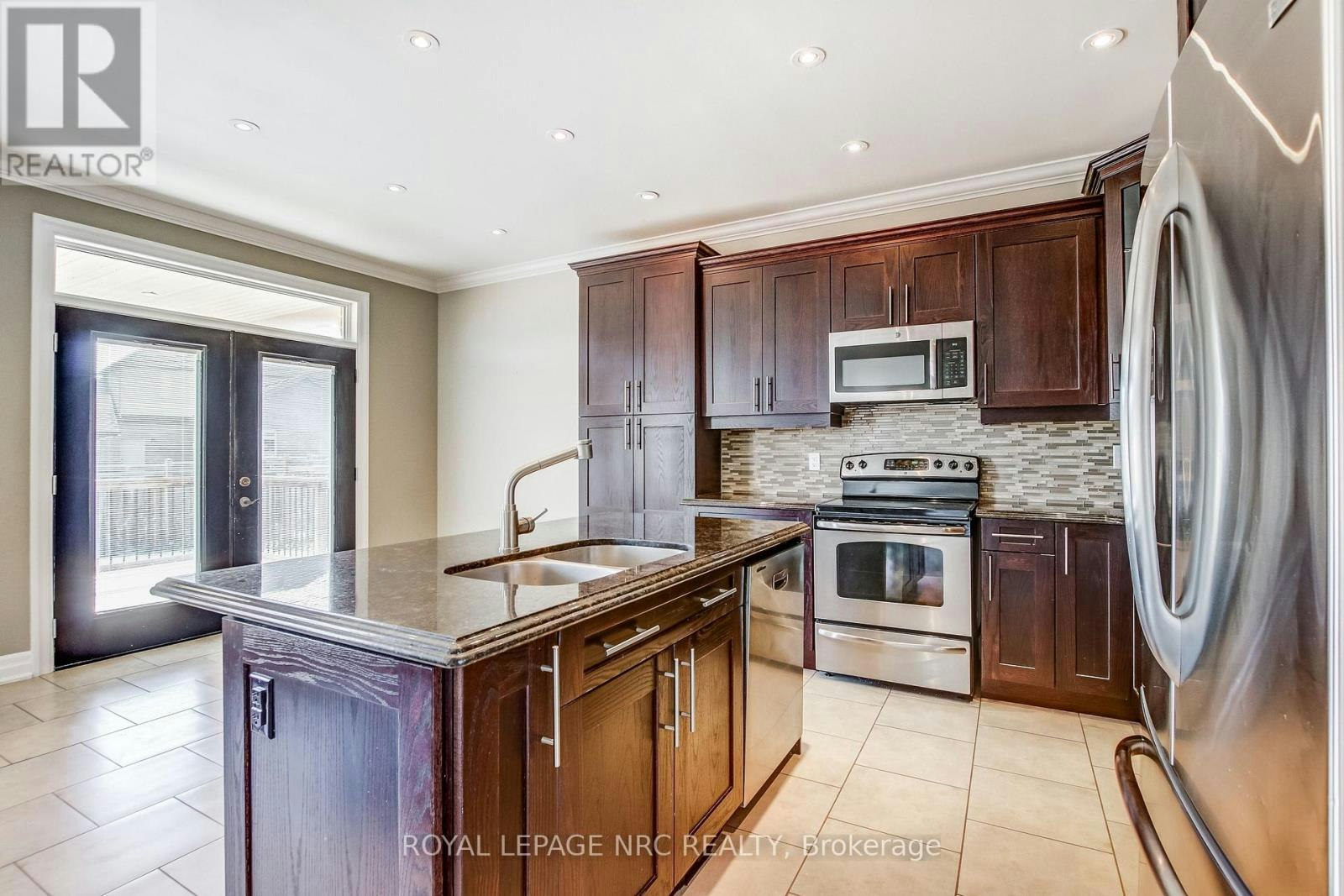 5784 Ironwood Street, Niagara Falls, ON, L2H 0G4 - 5