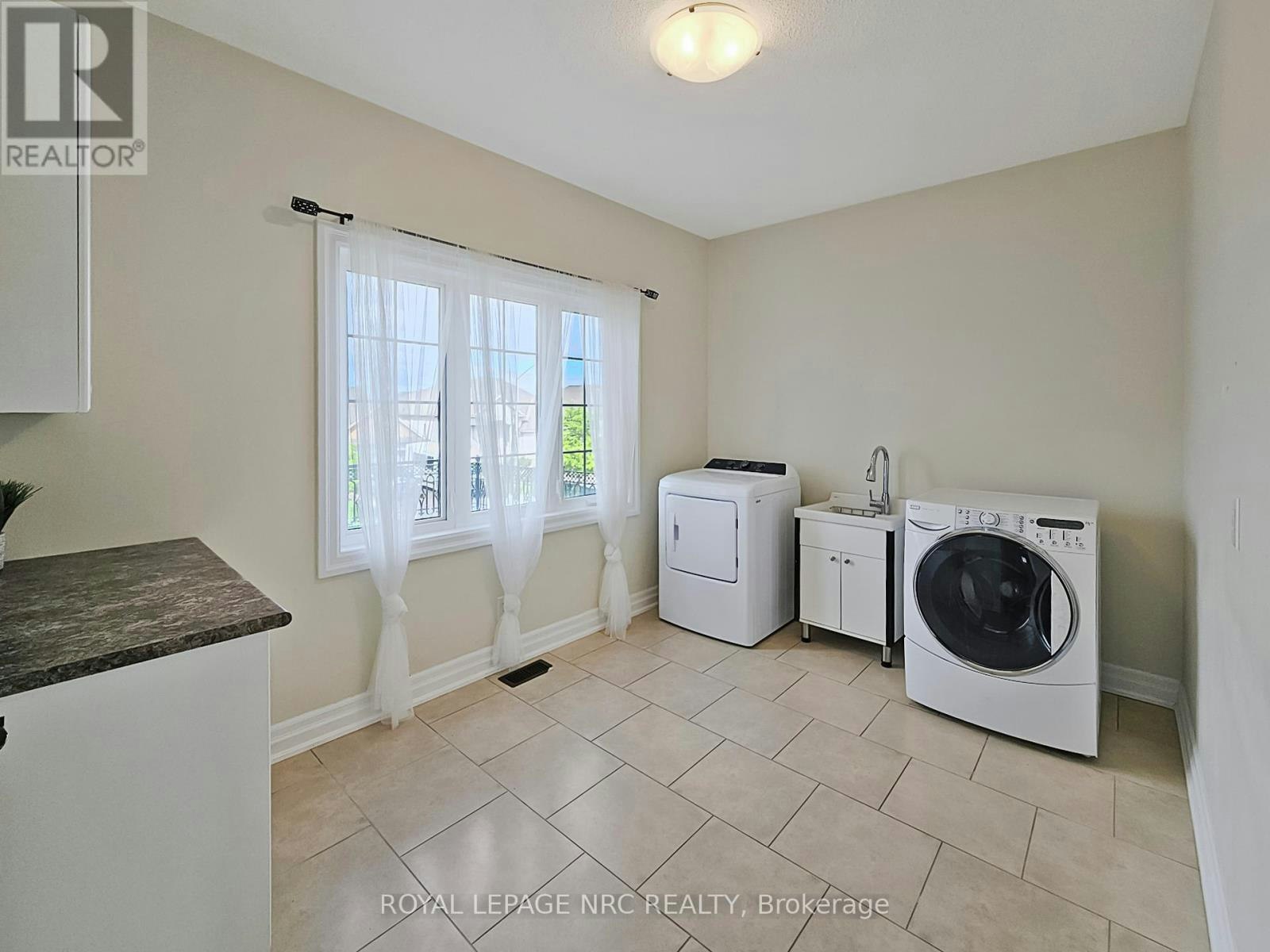 5784 Ironwood Street, Niagara Falls, ON, L2H 0G4 - 16