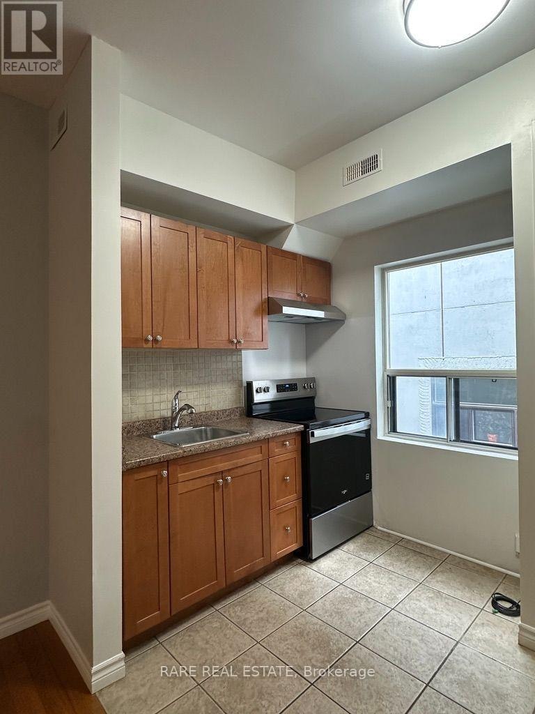 202-249 Augusta Avenue, Toronto, ON, M5T 2C2 - 3