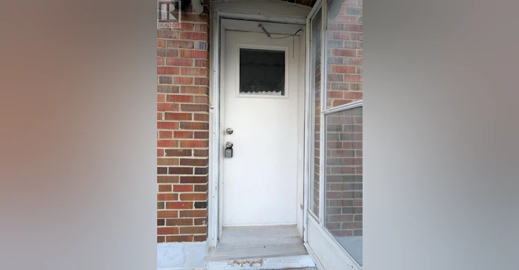 270 Wilson Road S, Oshawa, ON, L1H 6C5 - 2
