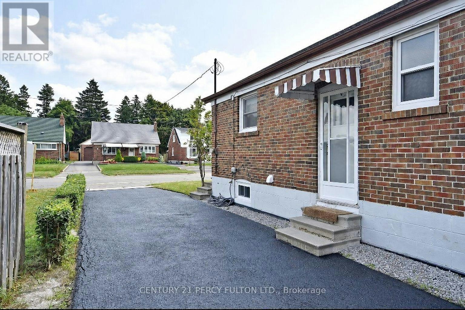 270 Wilson Road S, Oshawa, ON, L1H 6C5 - 2