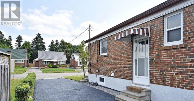 270 Wilson Road S, Oshawa, ON, L1H 6C5 - 2