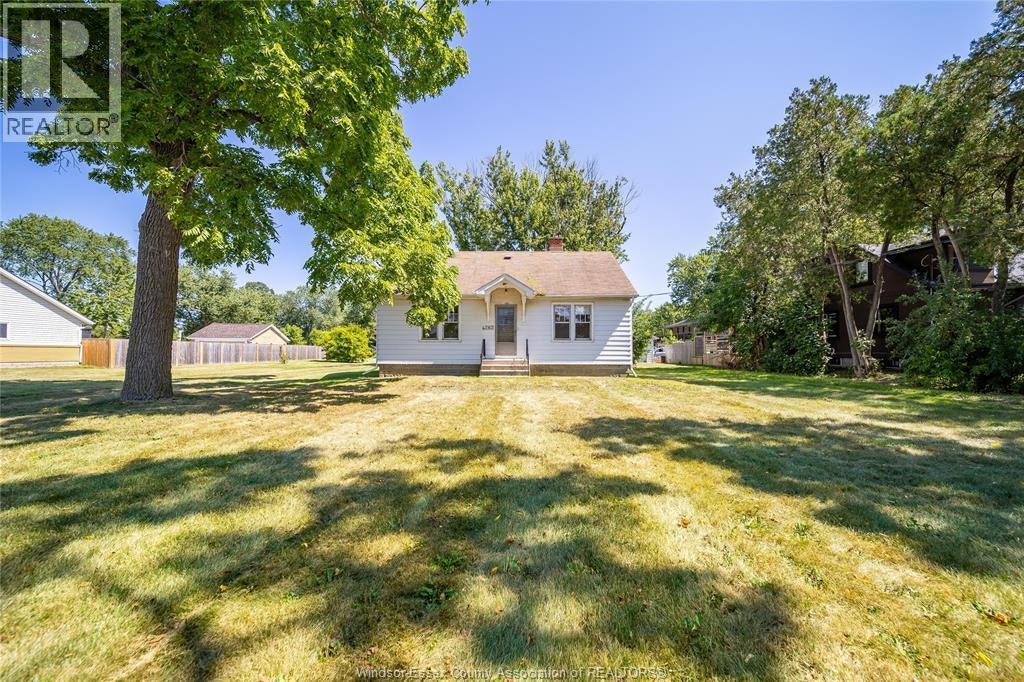 4262 Howard Place, Windsor, ON, N9G 1P3