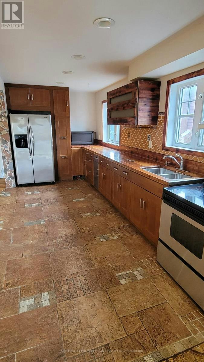 44 Rotherglen Court, Brampton, ON, L6X 2S1 - 2