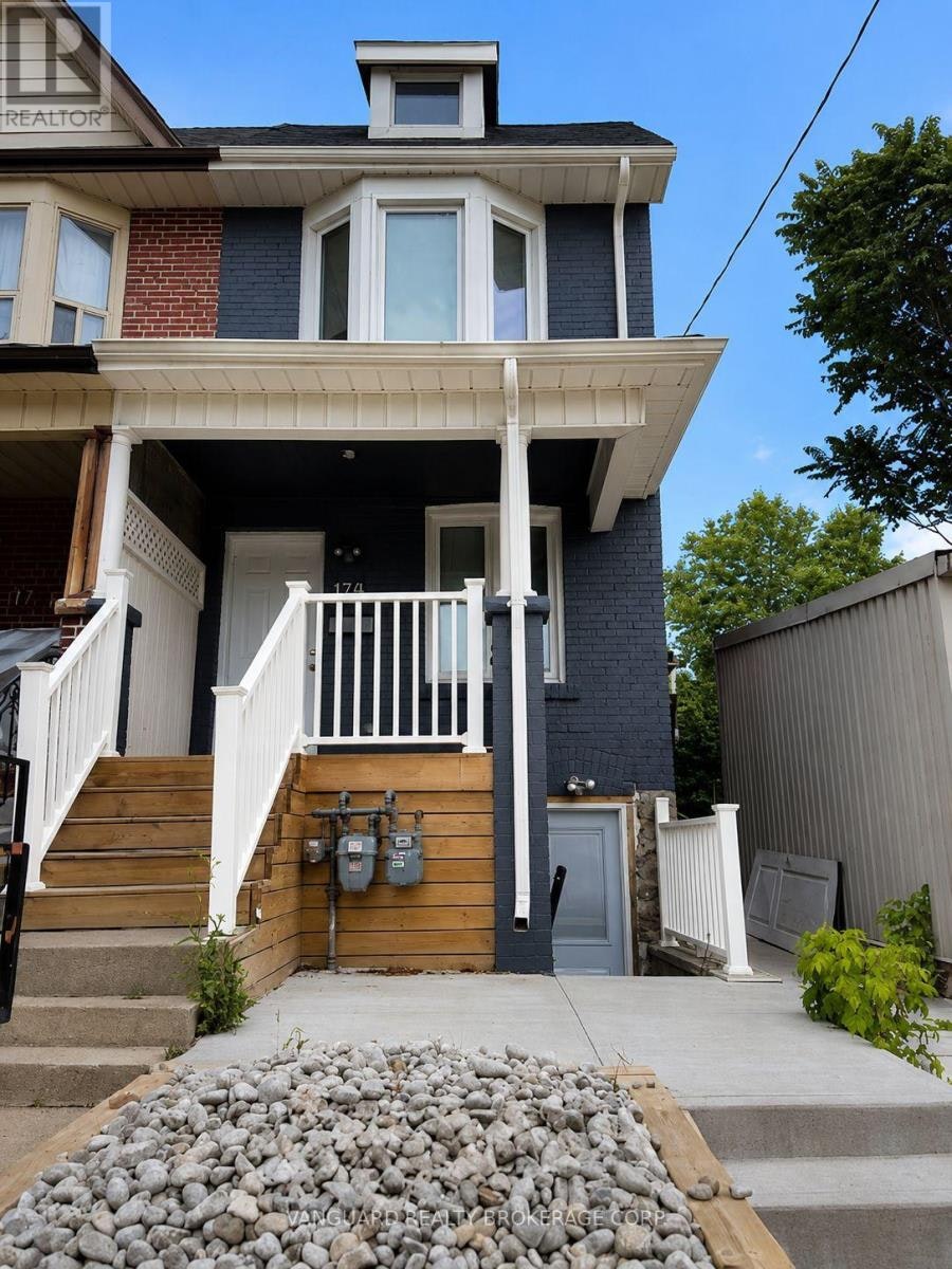2ND FLOOR-170 Yarmouth Road, Toronto, ON, M6G 1X4
