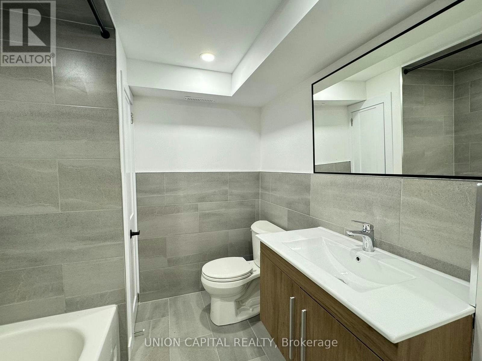 LOWER-704 Courtney Valley Road, Mississauga, ON, L5V 0C3 - 12
