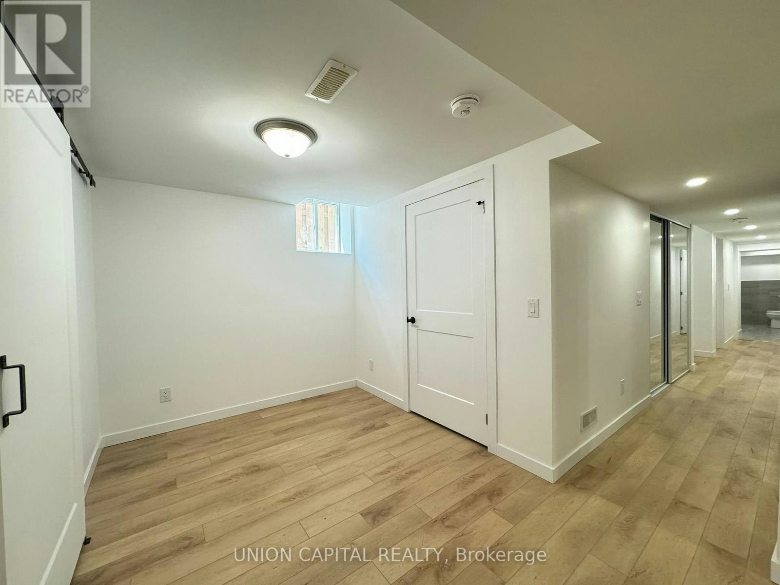 LOWER-704 Courtney Valley Road, Mississauga, ON, L5V 0C3 - 8