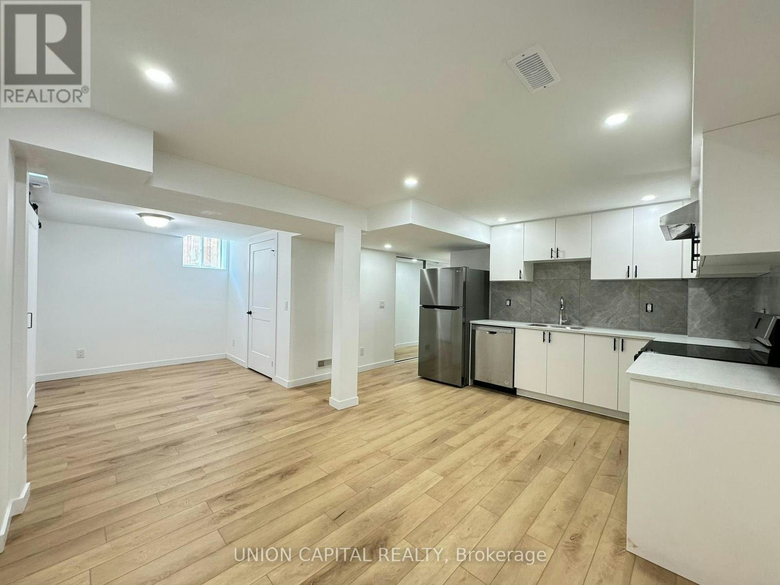LOWER-704 Courtney Valley Road, Mississauga, ON, L5V 0C3 - 3