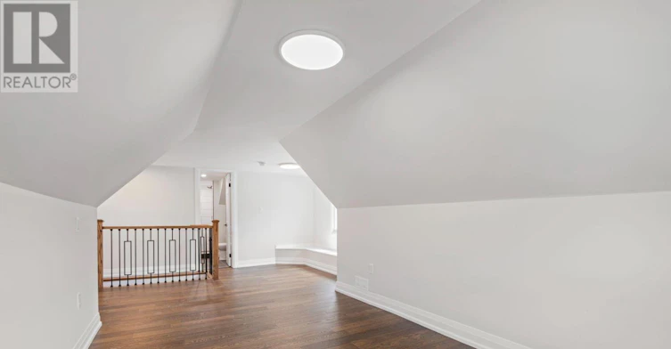 UPPER-23 Somerset Avenue, Hamilton, ON, L8L 2L4 - 21