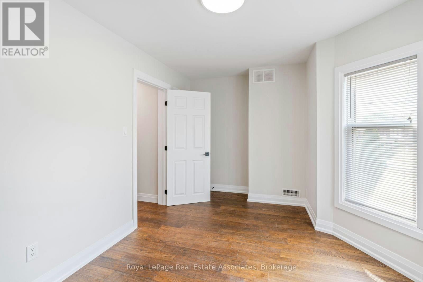 UPPER-23 Somerset Avenue, Hamilton, ON, L8L 2L4 - 12