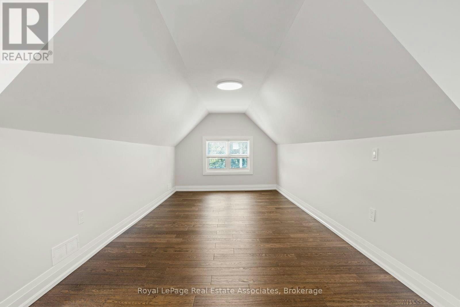UPPER-23 Somerset Avenue, Hamilton, ON, L8L 2L4 - 20