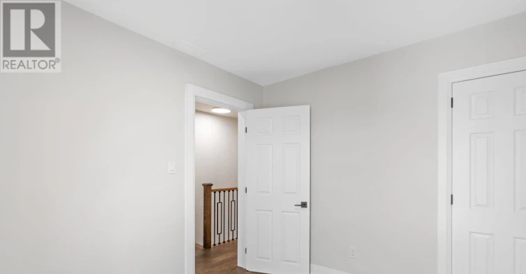 UPPER-23 Somerset Avenue, Hamilton, ON, L8L 2L4 - 16