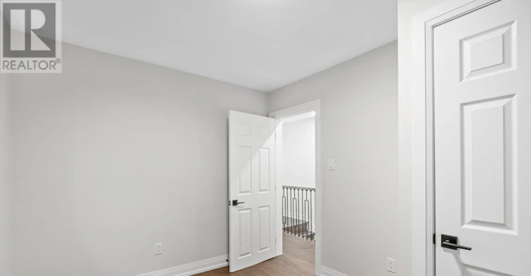 UPPER-23 Somerset Avenue, Hamilton, ON, L8L 2L4 - 14