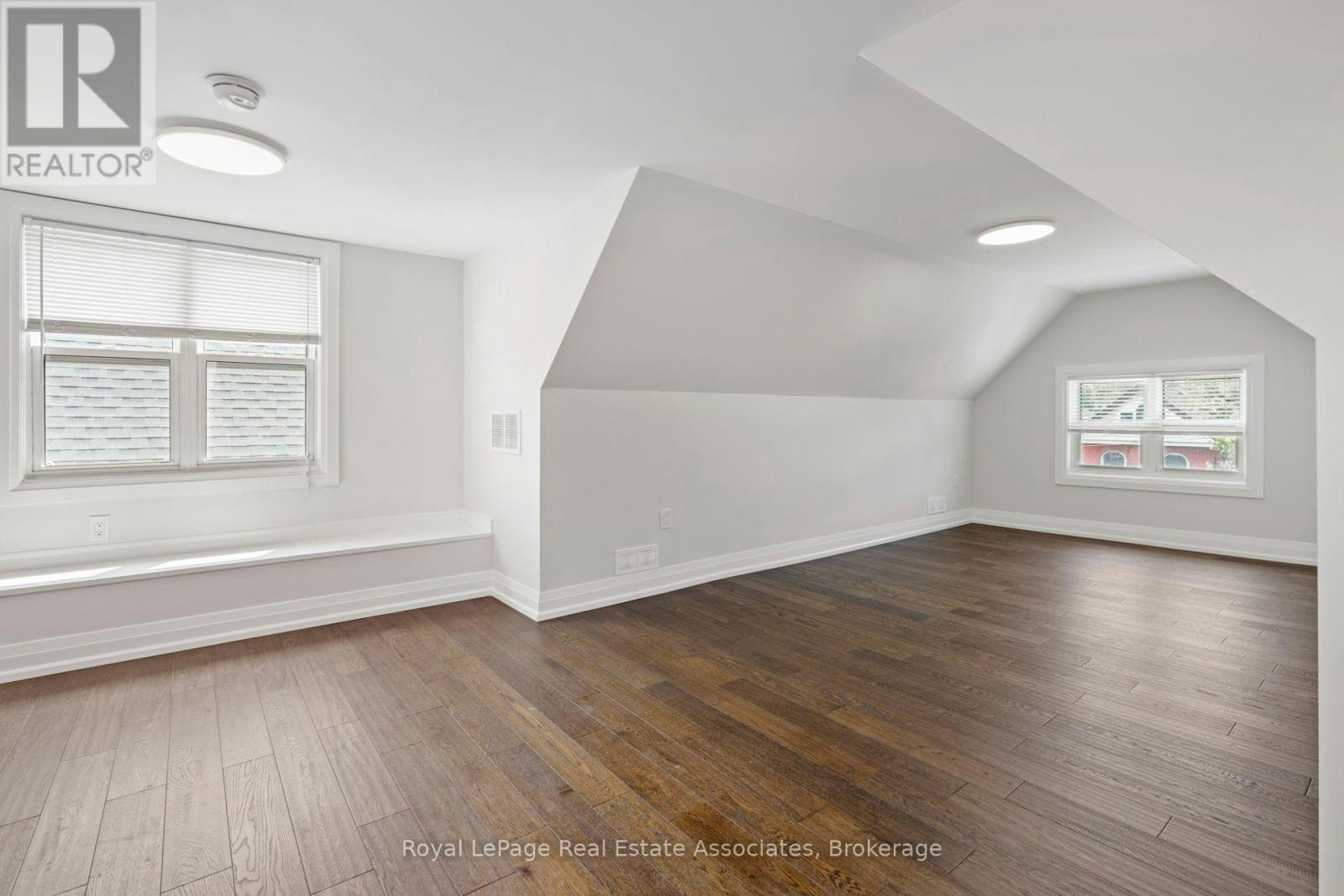 UPPER-23 Somerset Avenue, Hamilton, ON, L8L 2L4 - 18