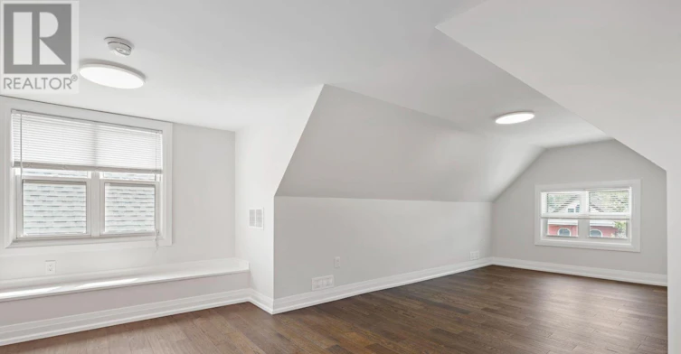 UPPER-23 Somerset Avenue, Hamilton, ON, L8L 2L4 - 18