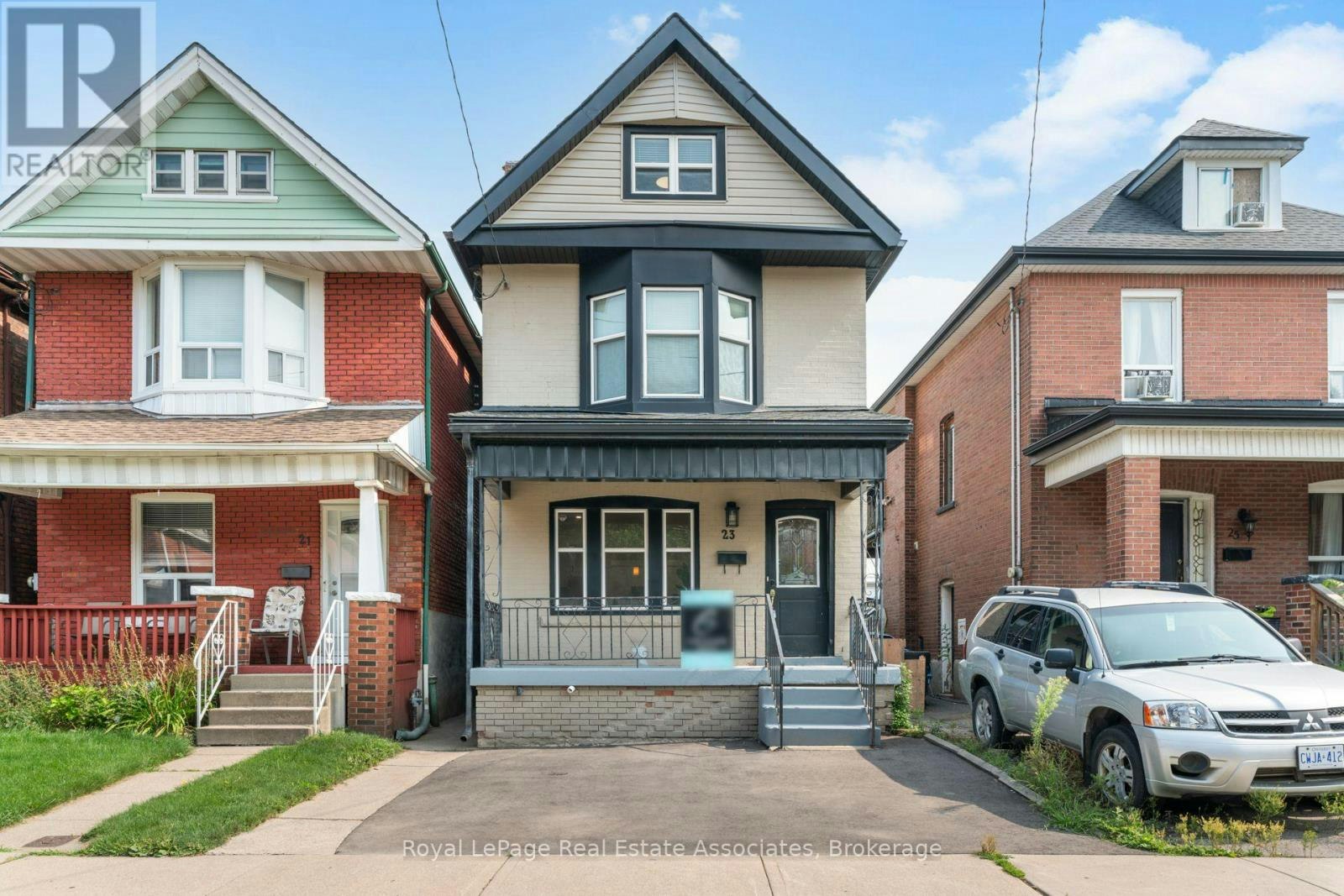 UPPER-23 Somerset Avenue, Hamilton, ON, L8L 2L4