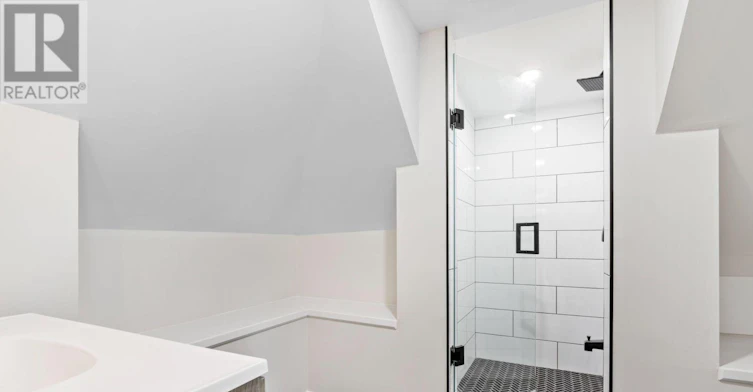 UPPER-23 Somerset Avenue, Hamilton, ON, L8L 2L4 - 22