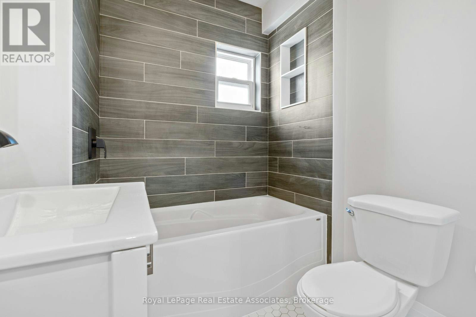 UPPER-23 Somerset Avenue, Hamilton, ON, L8L 2L4 - 17