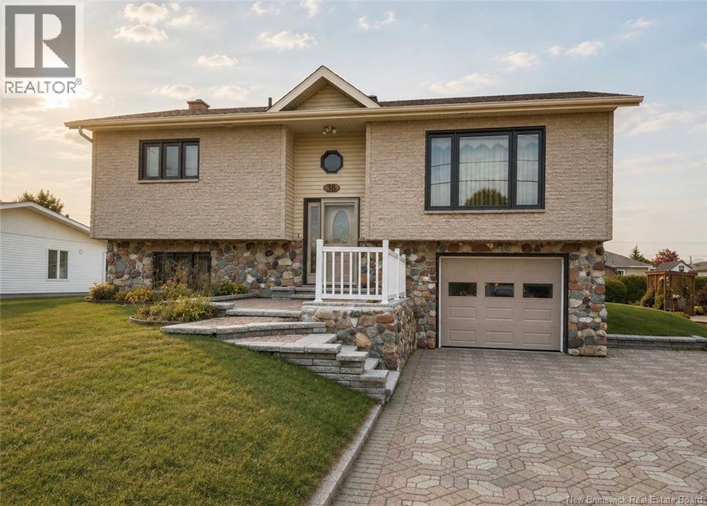 38 Ouellette Street, Edmundston, NB, E7B 1M9