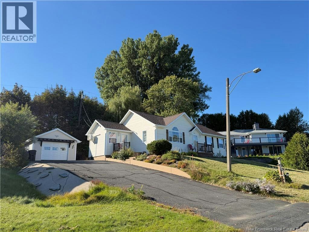 35 Cote Bleu Drive, Bathurst, NB, E2A 3G1