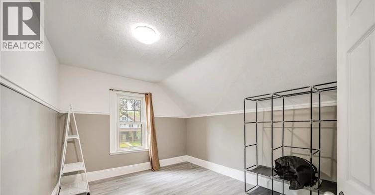 211 Cameron, Windsor, ON, N9B 1Y5 - 22