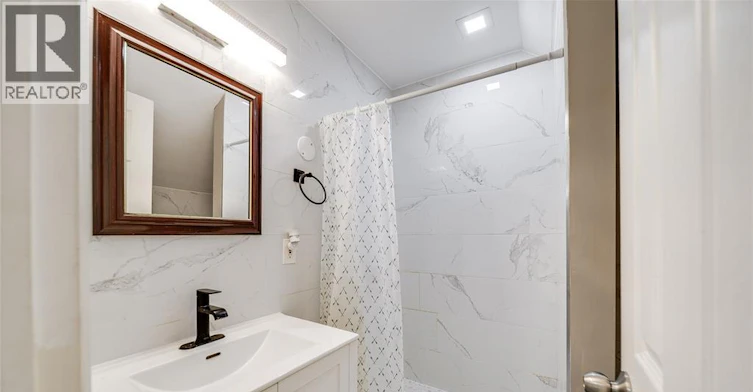 211 Cameron, Windsor, ON, N9B 1Y5 - 21