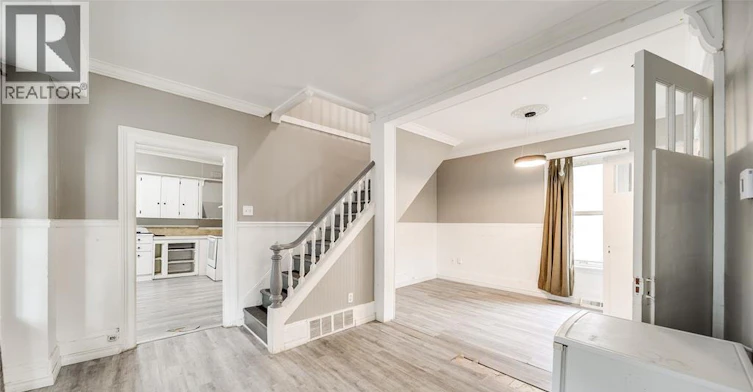 211 Cameron, Windsor, ON, N9B 1Y5 - 10