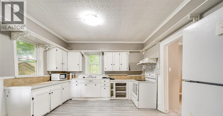 211 Cameron, Windsor, ON, N9B 1Y5 - 14