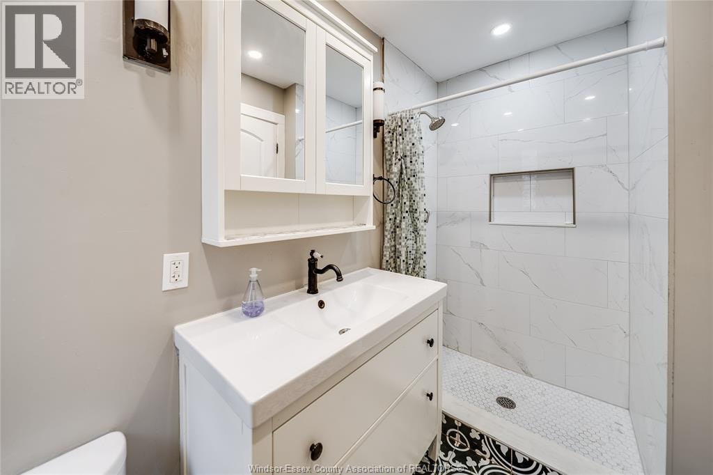 211 Cameron, Windsor, ON, N9B 1Y5 - 18