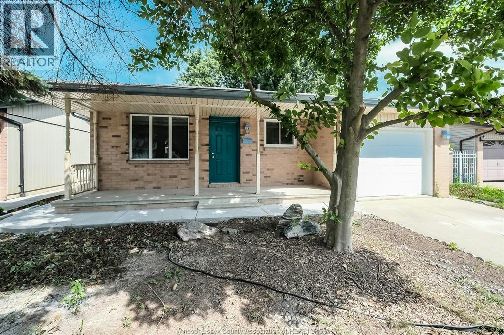 3309 Aurora Drive, Windsor, ON, N8R 1Y9 - 3