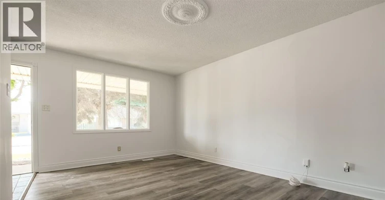 3309 Aurora Drive, Windsor, ON, N8R 1Y9 - 5