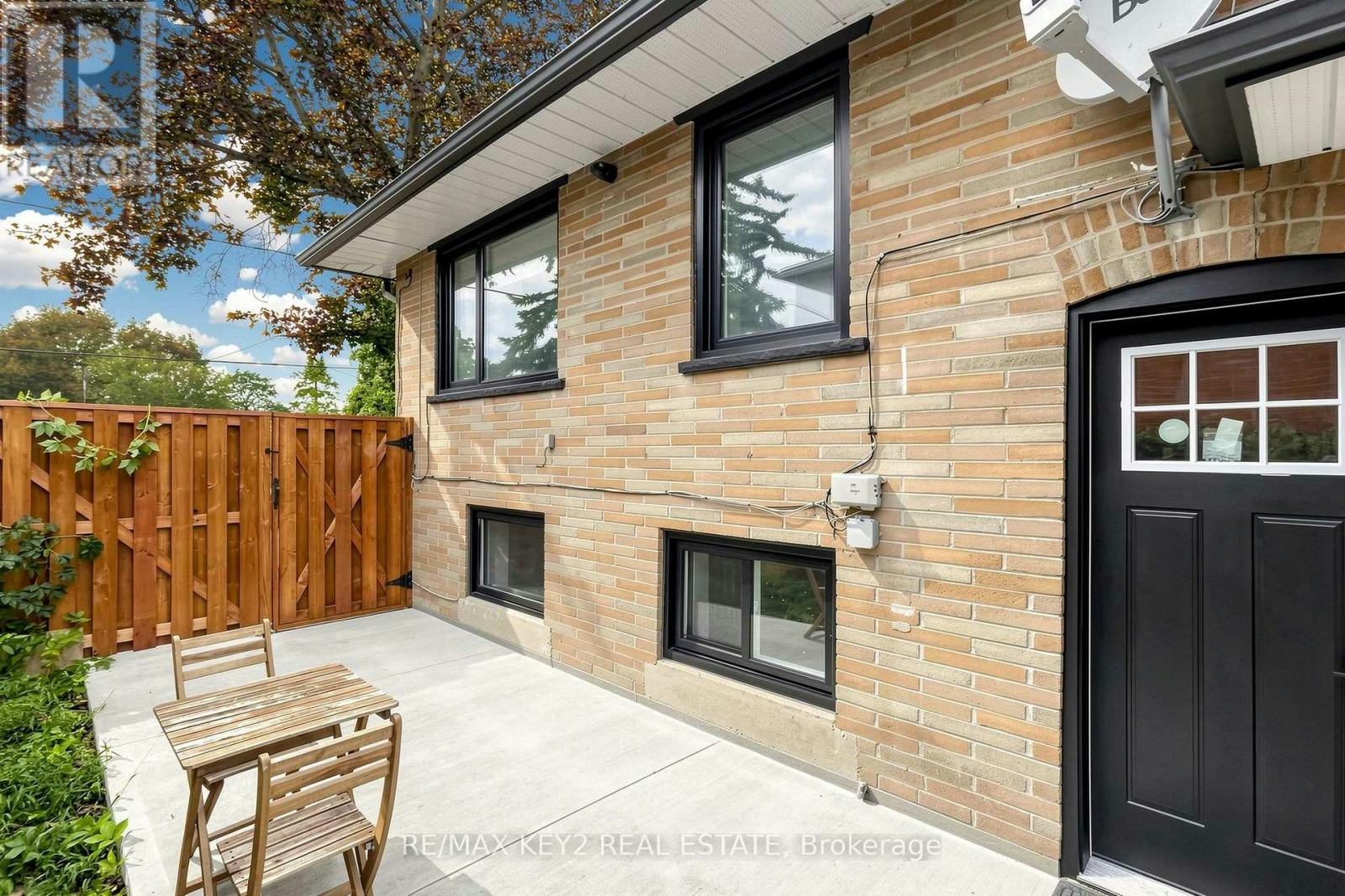 BSMT-707 Walnut Street W, Whitby, ON, L1N 2W9