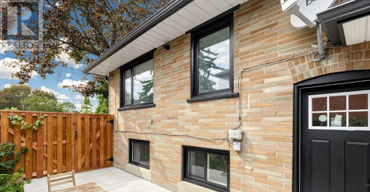 BSMT-707 Walnut Street W, Whitby, ON, L1N 2W9